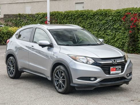 Used 2018 Honda HR-V EX-L image 3