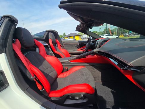 Used 2026 Chevrolet Corvette Z06 w/ Stealth Interior Trim Package RWD image 24