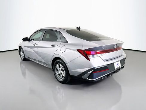New 2026 Hyundai Elantra SE image 7
