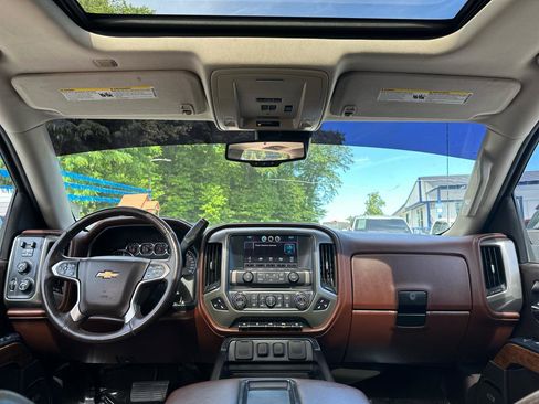 Used 2014 Chevrolet Silverado 1500 High Country w/ High Country Premium Package AWD/4WD image 11