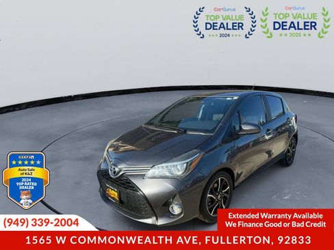 Used 2017 Toyota Yaris SE w/ Carpet Mat Package FWD image 4