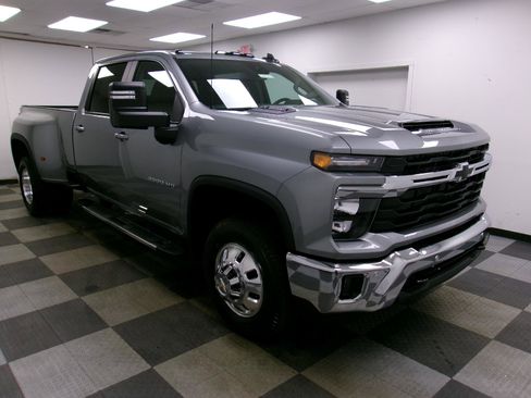 New 2026 Chevrolet Silverado 3500 LT w/ All Star Edition image 15