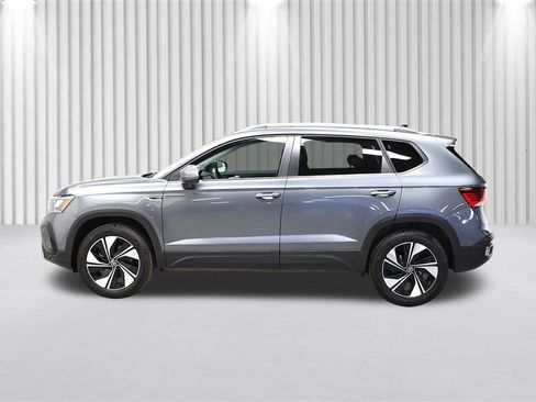 Used 2024 Volkswagen Taos SE AWD/4WD image 7