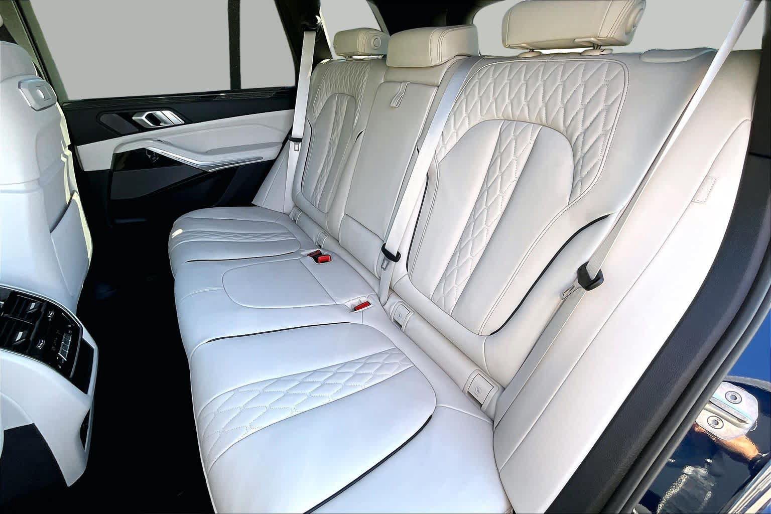 Used 2026 BMW X5 xDrive40i w/ M Sport Package AWD/4WD image 21
