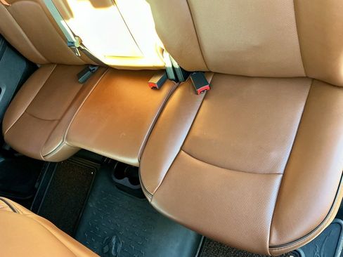 Used 2017 RAM 1500 Laramie Longhorn image 29