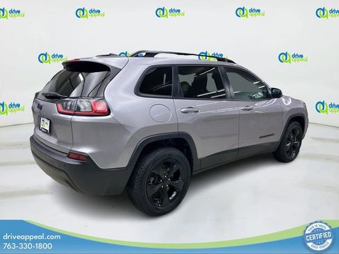 Used 2020 Jeep Cherokee Latitude Plus AWD/4WD image 5