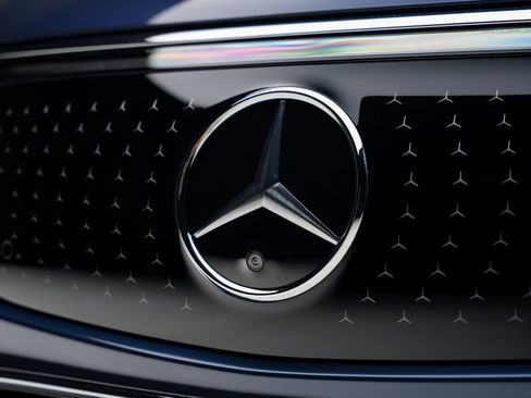 Used 2022 Mercedes-Benz EQS 580 4MATIC Sedan image 13