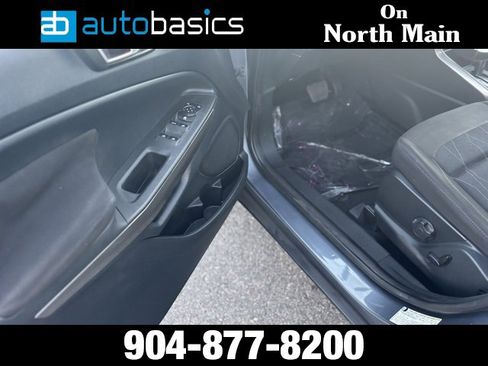 Used 2018 Ford EcoSport SE w/ SE Convenience Package image 25