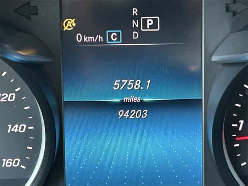 Used 2020 Mercedes-Benz GLC 300 GLC 300 image 32