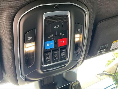 Used 2026 Jeep Grand Cherokee Limited AWD/4WD image 32