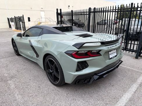 Used 2024 Chevrolet Corvette Stingray Premium Conv w/ Z51 Performance Package RWD image 3