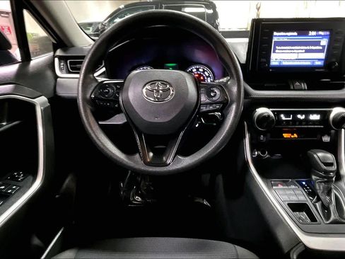 Used 2021 Toyota RAV4 LE image 6