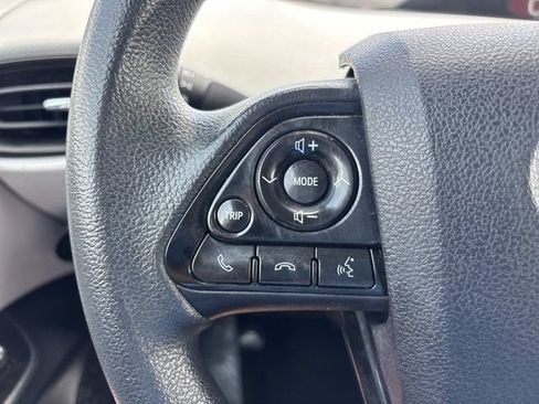 Used 2022 Toyota Prius LE FWD image 25