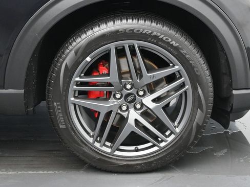 Used 2025 Ford Explorer ST-Line w/ ST-Line Street Pack image 24