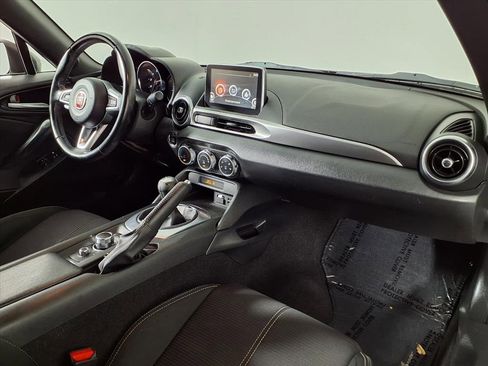 Used 2018 FIAT 124 Spider Classica w/ Technology Group image 7