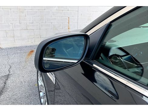 Used 2013 Ford Taurus Limited FWD image 33
