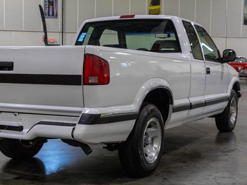 Used 1995 Chevrolet S10 Pickup LS RWD image 37