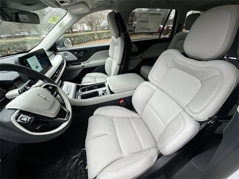 New 2026 Lincoln Aviator Reserve image 11
