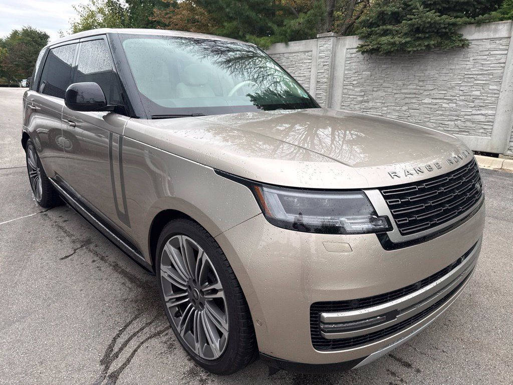 Used 2024 Land Rover Range Rover Long Wheelbase SE AWD/4WD image 6