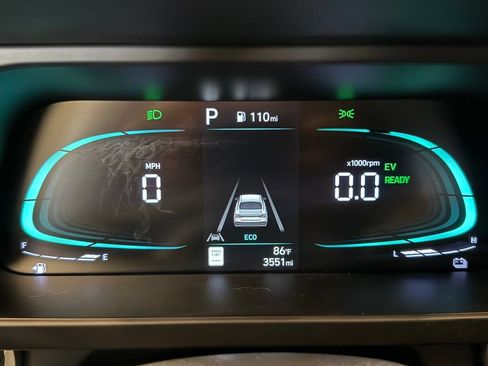 Used 2025 Hyundai Elantra Hybrid FWD image 10