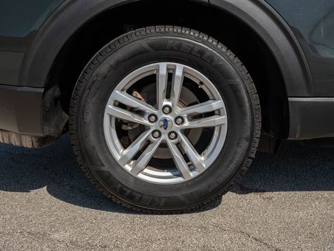 Used 2022 Ford Explorer XLT image 9