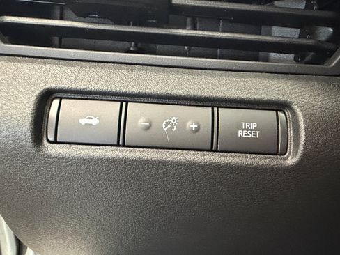 Used 2023 Nissan Altima 2.5 SR w/ SR Premium Package FWD image 28
