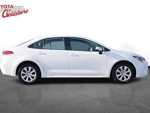 Used 2025 Toyota Corolla LE image 5