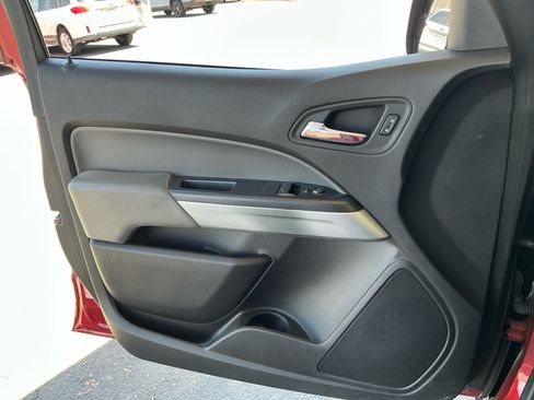 Used 2016 Chevrolet Colorado LT w/ LT Convenience Package RWD image 13