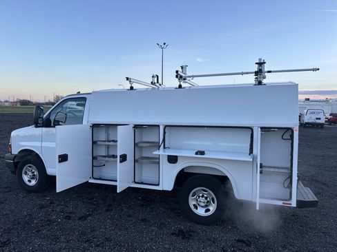 New 2025 Chevrolet Express 3500 w/ Power Convenience Package image 2