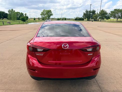 Used 2016 MAZDA MAZDA3 i Sport FWD image 11
