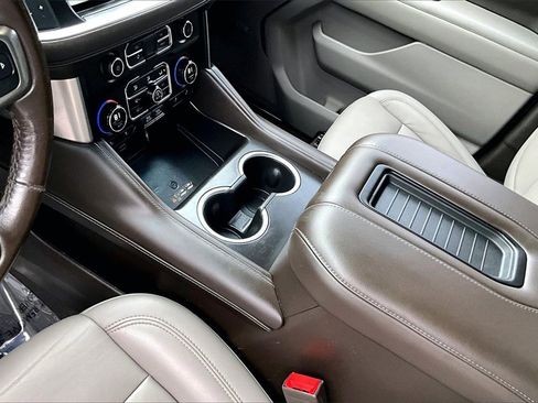 Certified 2021 Chevrolet Tahoe Z71 w/ Luxury Package image 16