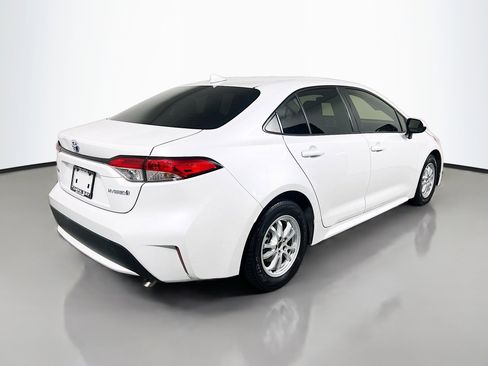 Used 2022 Toyota Corolla LE FWD image 4