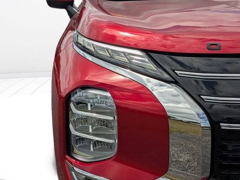 New 2026 Mitsubishi Outlander SE FWD image 9