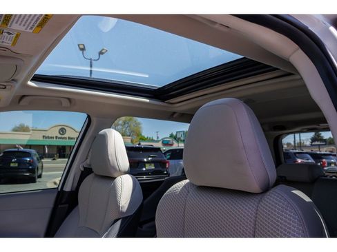 Certified 2022 Subaru Forester Premium AWD/4WD image 17