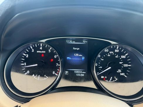 Used 2015 Nissan Rogue S FWD image 11