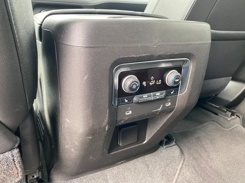 Used 2021 Chevrolet Tahoe Z71 w/ Luxury Package AWD/4WD image 21