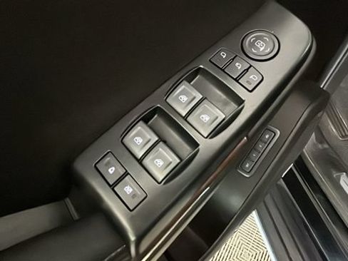 Used 2020 GMC Yukon SLT AWD/4WD image 10