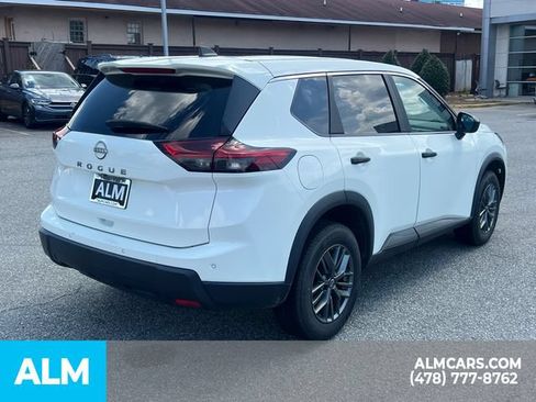 Used 2024 Nissan Rogue S FWD image 5