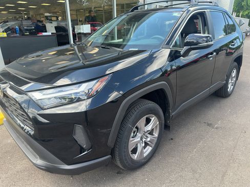 Used 2025 Toyota RAV4 XLE w/ Convenience Package AWD/4WD image 3