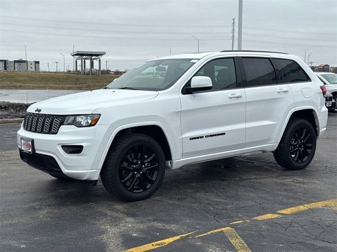 Used 2021 Jeep Grand Cherokee Laredo X image 5