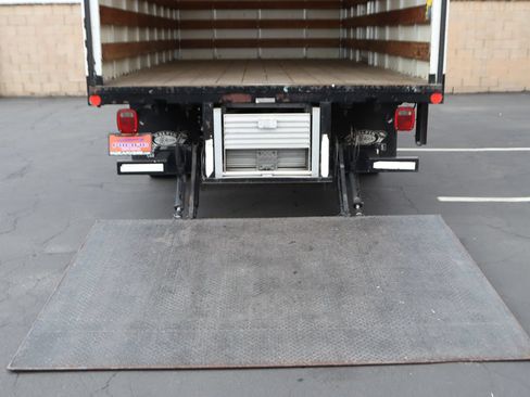 Used 2017 Ford F550 2WD Regular Cab Super Duty image 13