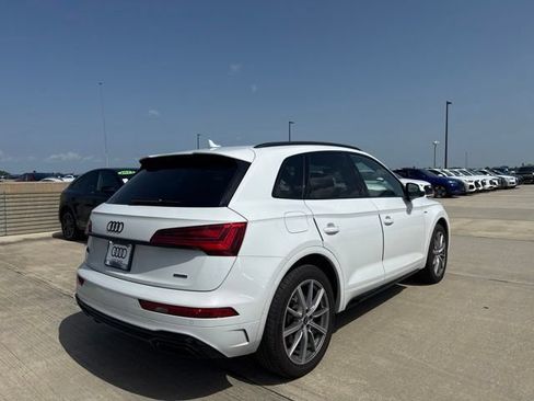 Used 2024 Audi Q5 e Premium Plus w/ Premium Plus Package AWD/4WD image 3