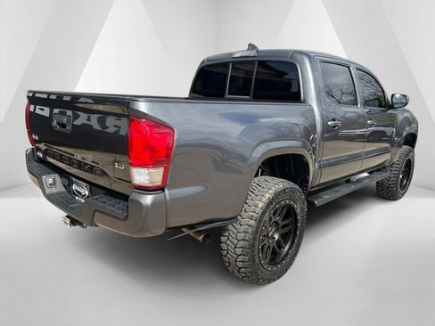 Used 2020 Toyota Tacoma SR image 7