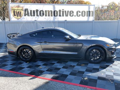 Used 2020 Ford Mustang Shelby GT350 w/ Technology Package image 4
