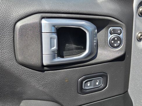 Used 2021 Jeep Wrangler Unlimited Sahara image 14