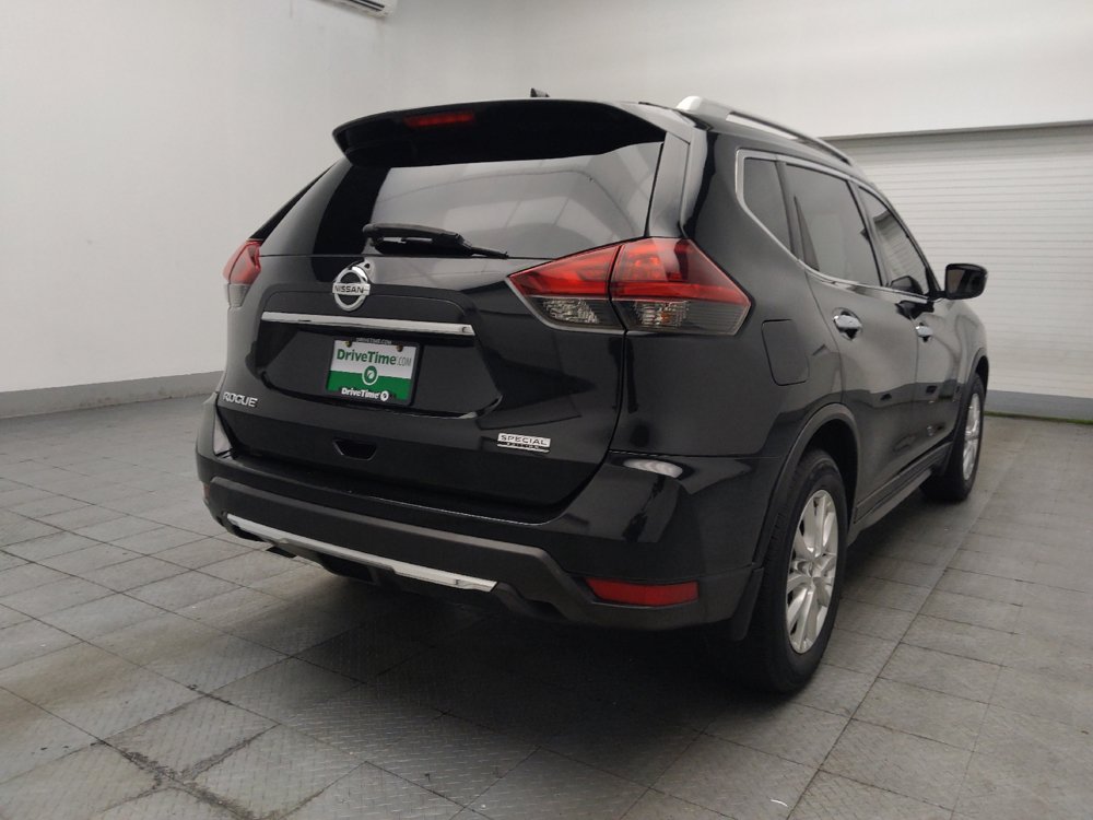 Used 2019 Nissan Rogue S w/ Special Edition Package FWD image 9