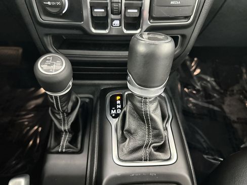 Used 2022 Jeep Wrangler Unlimited Sahara w/ LED Lighting Group image 22