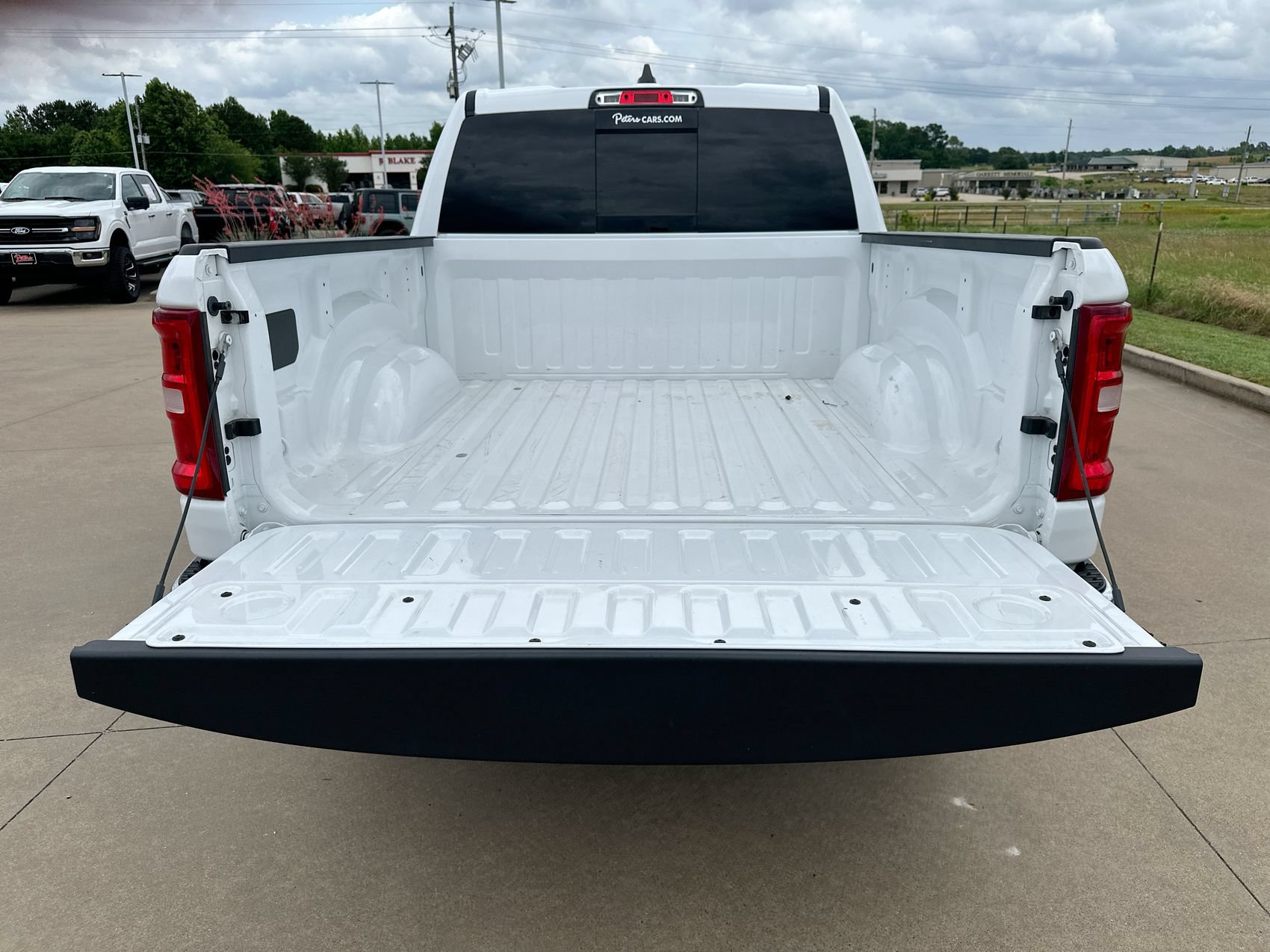 Used 2025 RAM 1500 Laramie AWD/4WD image 21