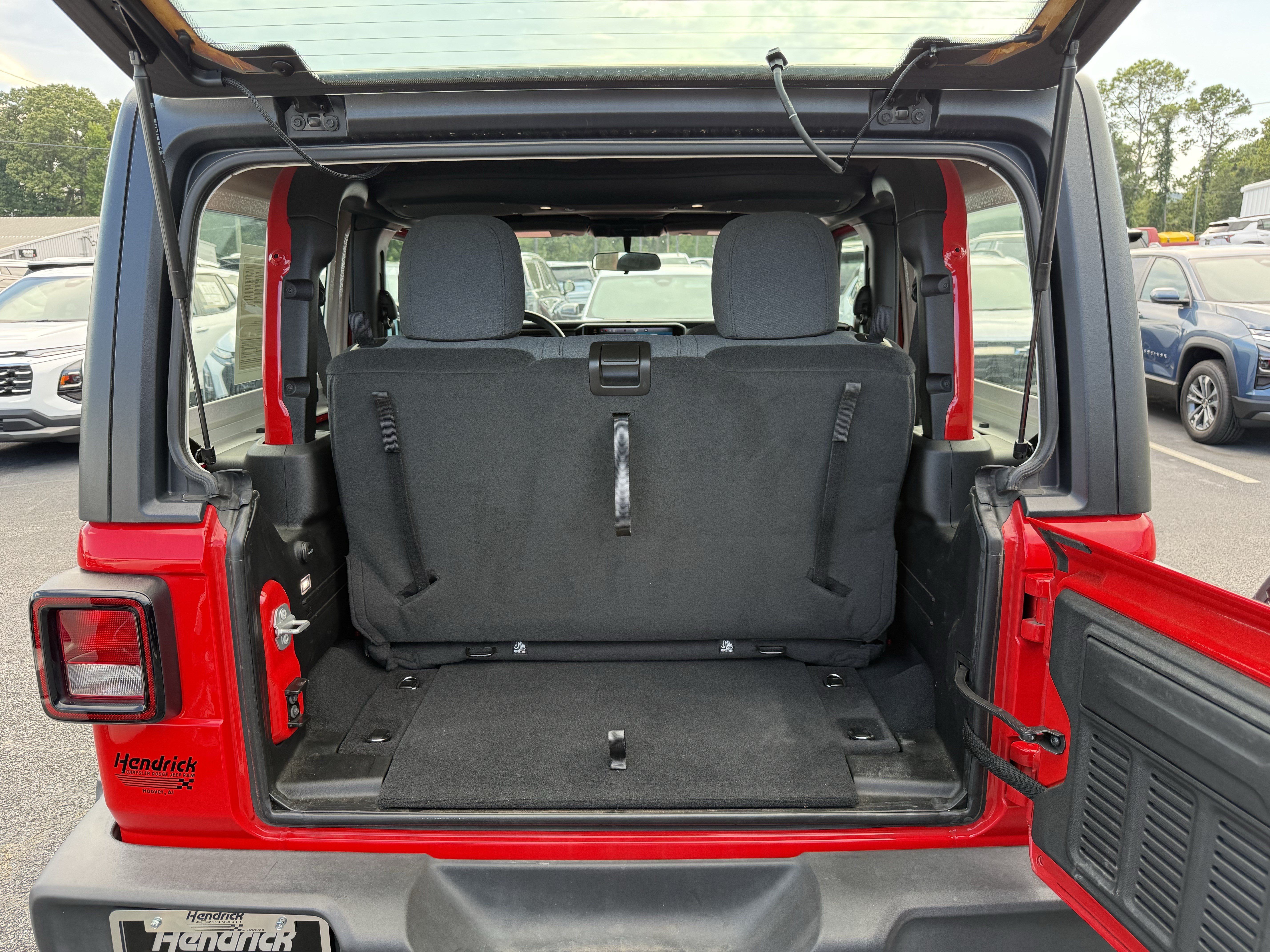 Used 2024 Jeep Wrangler Sport AWD/4WD image 32