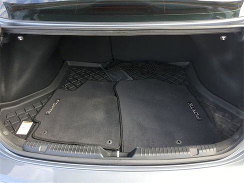 Used 2017 Kia Forte EX image 9